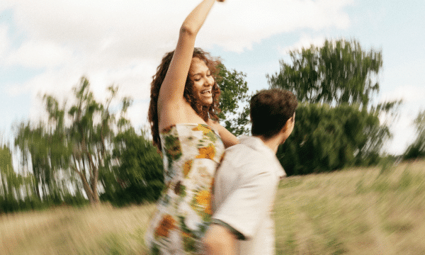 קוראים לי ורד, ואני אוהבת ספרות רומנטית
